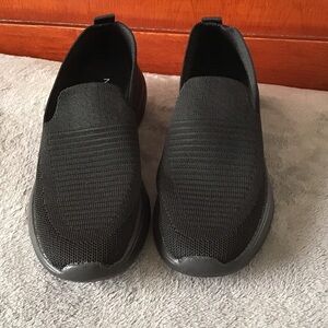 Black Slip-On Women Sneakers